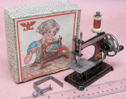 Casige Model 0 TSM / Toy Sewing Machine w/ Box