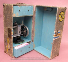 Singer Sewing Machine w/ Travel Trunk / Suitcase