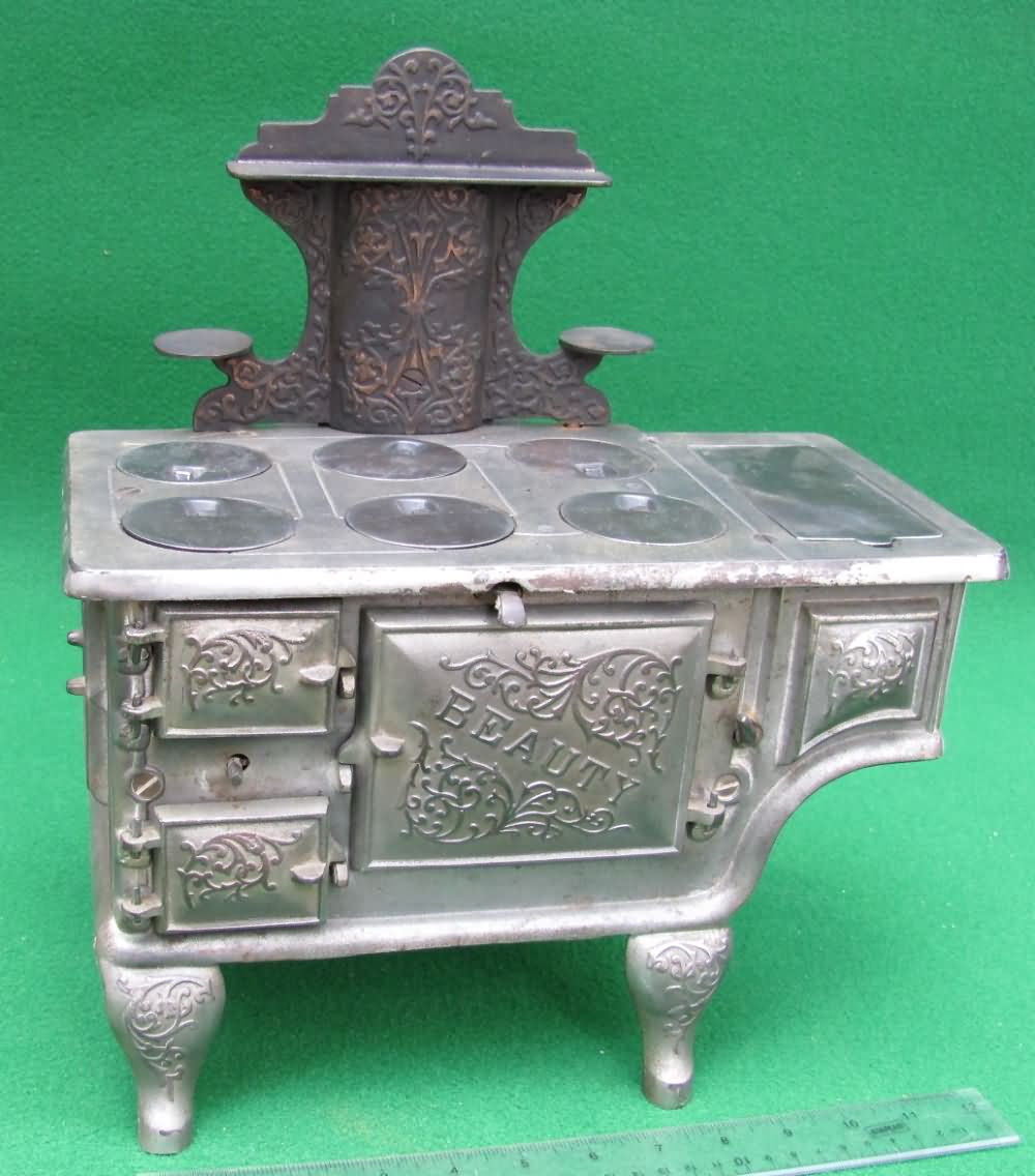 Vintage DOT Miniature Cast Iron Wood Stove With Bucket and Pan Small  Collectible Toy Stove 