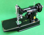 1948 Black Singer Featherweight 221 Sewing Machine (AH575540)