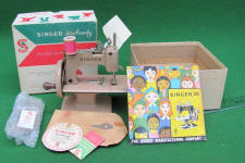 Beige Singer Model 20 - 10 TSM / Toy Sewing Machine w/ Original Box