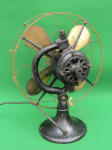 Robbins & Meyer 16 Feather Vane Oscillator Electric Desk Fan