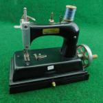 Vogue TSM / Toy Sewing Machine