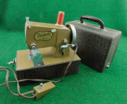 Debutante by Stitch Mistress Genero Toy Sewing Machine