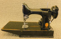 1961 Black Singer Featherweight "Red S" 221K Sewing Machine (ES247939)