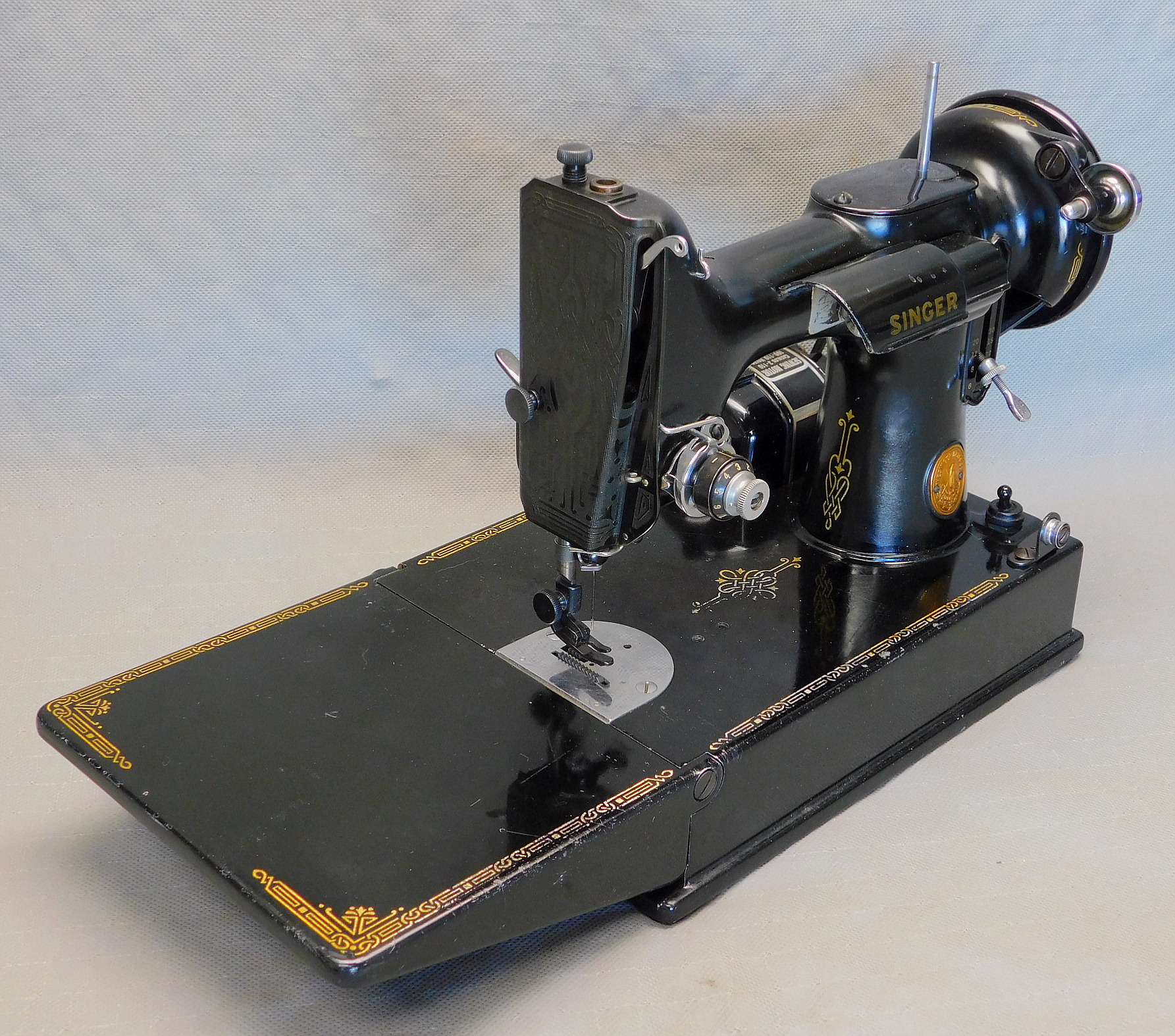 Singer Featherweight 221 Tested Super Easy Machine Needle Threader