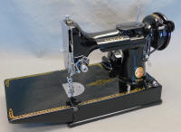 1961 Black Singer Featherweight "Red S" 221 Sewing Machine (ES241598) 