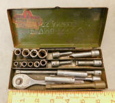 Plomb / Plumb 1/4" Drive 4749 Ratchet w/ Sockets / Tools in Case