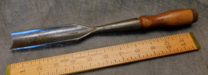 D. R. Barton 1 1/4" Carving Gouge