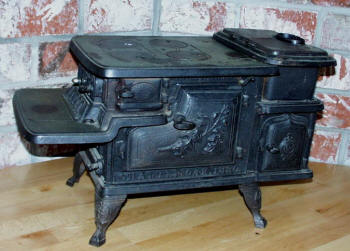 McClary Saleseman Sample / Toy Cookstove