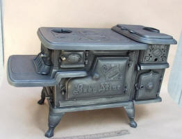 McClary Saleseman Sample / Toy Cookstove