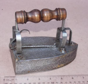 French
	Stirrup Handle Swing Gate Box Iron