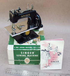 Singer SewHandy Black Toy Sewing Machine in Box