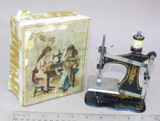 Muller Front Crank TSM / Toy Sewing Machine