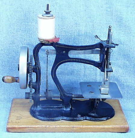 Powerhouse Collection - 'Peter Pan Model 0' toy sewing machine