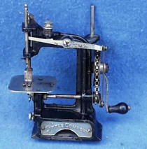 Little Comfort Chain Drive TSM Toy / Travel Size / Child-Size Antique Sewing Machine