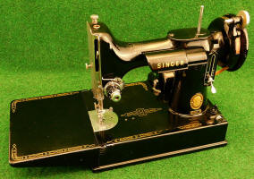 1955 Black Singer Featherweight 221 Sewing Machine (AM141534)