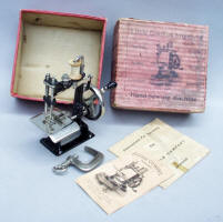 Little Comfort TSM Toy / Travel Size / Child-Size Antique Sewing Machine