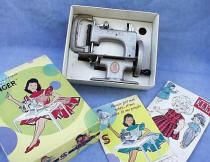 Singer Toy Sewing Machine TSM