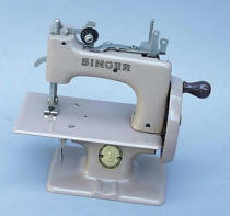 Singer Toy Sewing Machine TSM